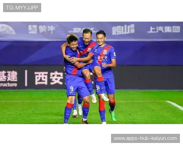 武汉三镇戴维森强突内切，成功攻破对方球门：一次突破引发的连锁效应