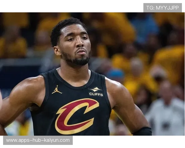 米切尔突分后一脚补篮，骑士把比分拉开