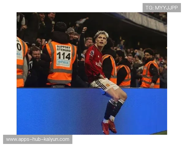 切尔西古斯托倒三角传中杰克逊推射得手：一场传控美学与装备科技的软文叙事