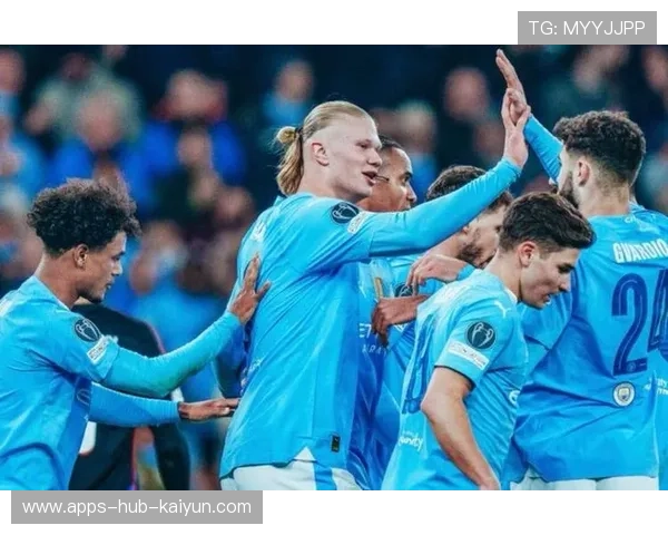 哈兰德精准吊射得手，曼城主场沸腾