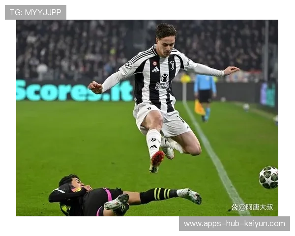 尤文边路推进迅速，麦肯尼传球未能到位