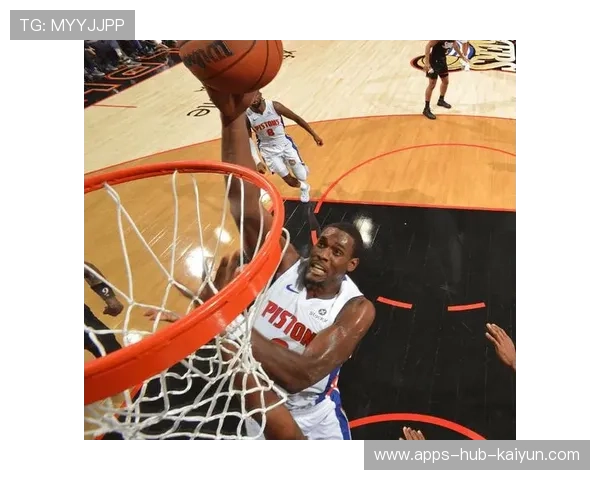 活塞36胜12负稳居东部榜首，坎宁安两双数据统治全场节奏