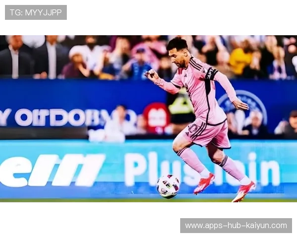 足球中场背身停球转身一脚世界波